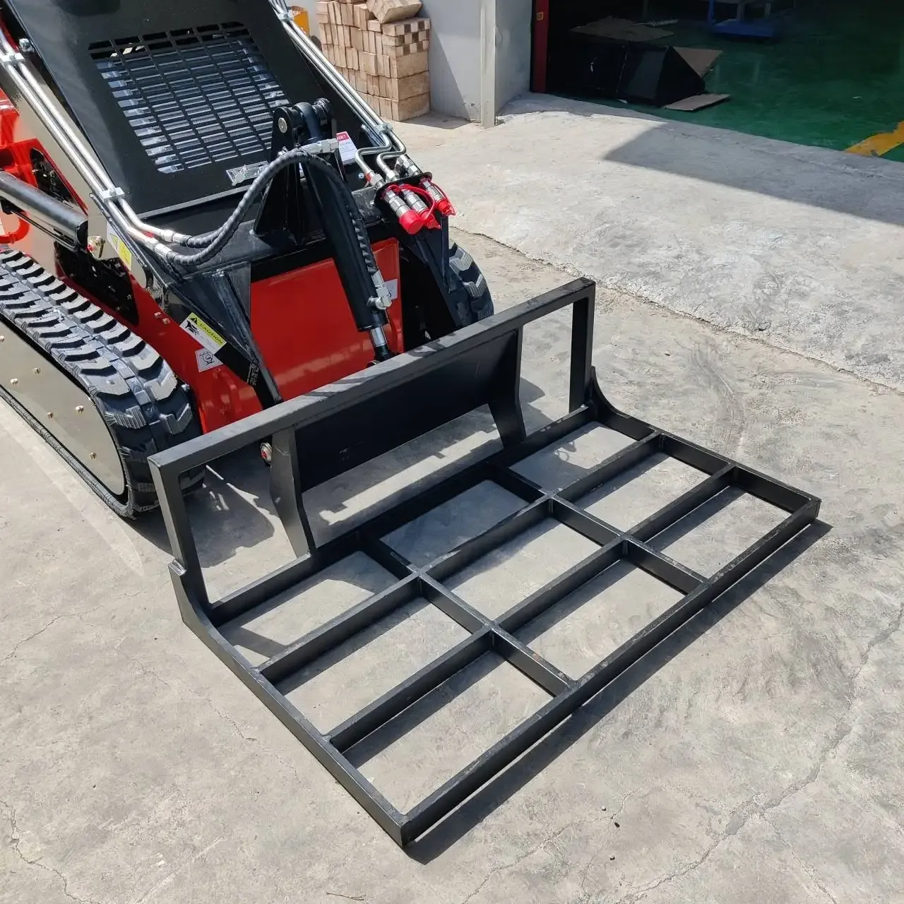 Heavy-Duty Skid Steer Land Leveler and Planer Attachment - Image 2