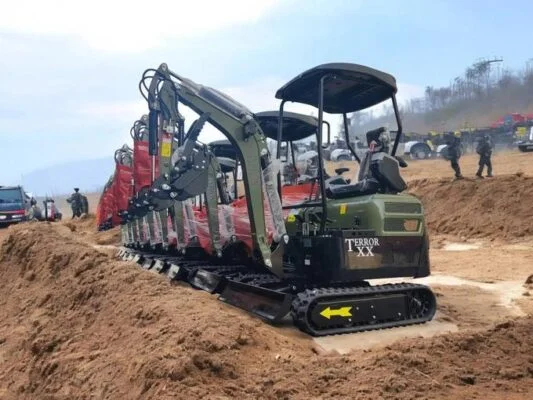 TYPHON TERROR XX Heavy-Duty Mini Excavator โ 4000 lbs Green Edition Rubber Track Digger with Kubota D902 Diesel - Image 5