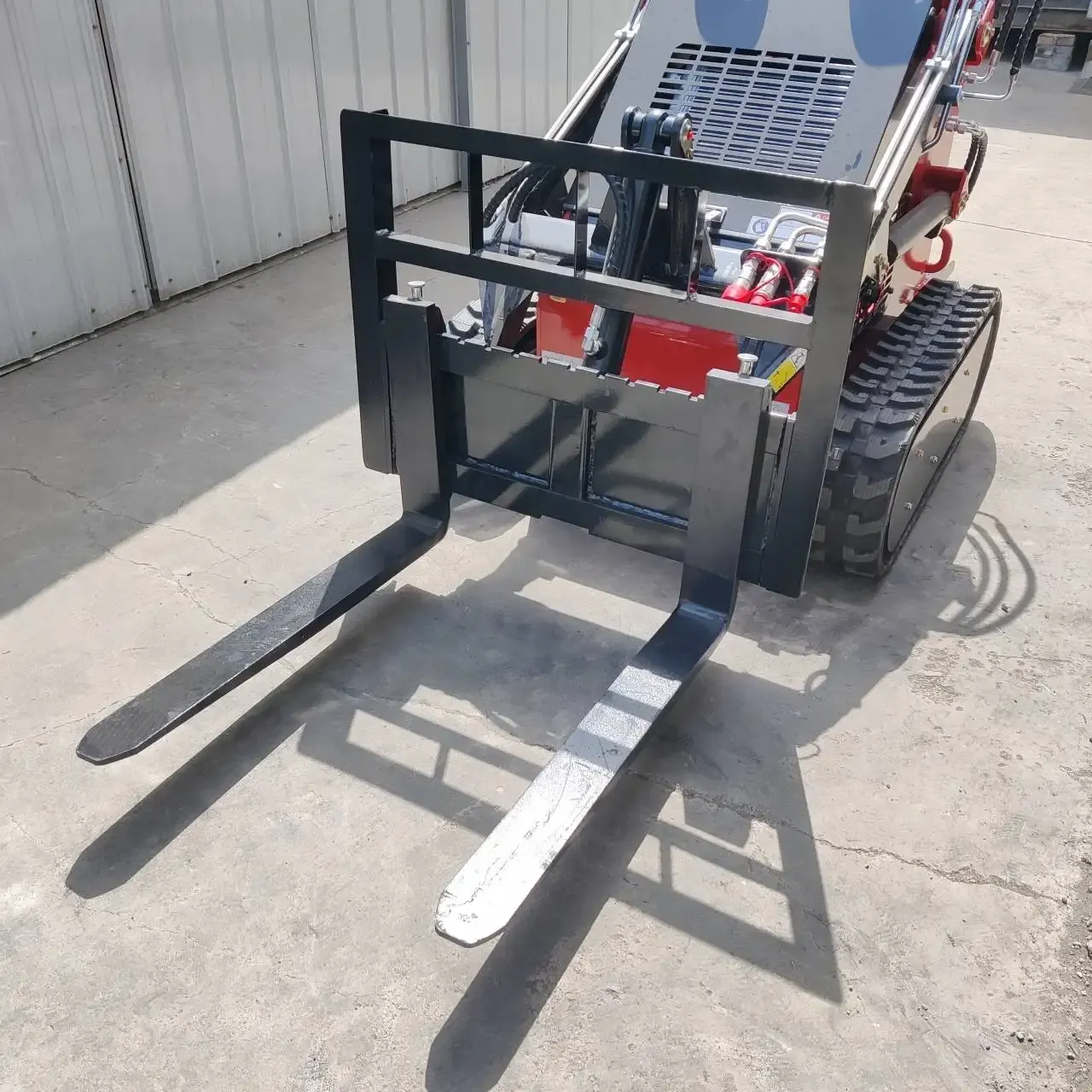 Heavy-Duty Skid Steer Pallet Fork Attachment โ Industrial Cargo & Material Handler - Image 3