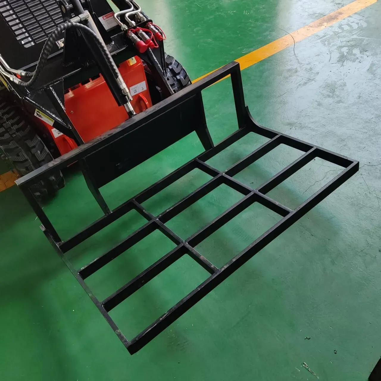 Heavy-Duty Skid Steer Land Leveler and Grader Attachment - Image 2